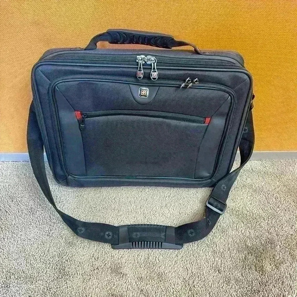 Swiss Gear Laptop Bag - Picture 1 of 7